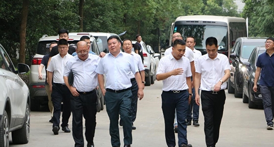 周和平縣長調(diào)研安特小微企業(yè)孵化園