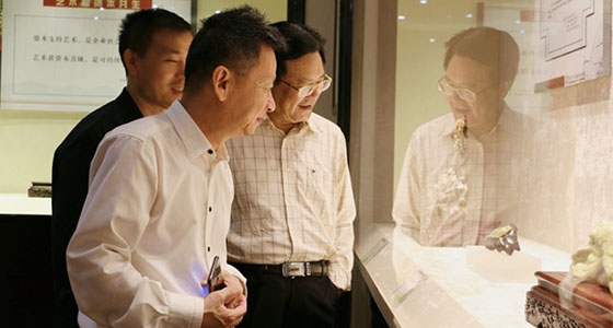 Members of the Liu Ji Cultural Academic Conference visited the Ni Dongfang Art Museum