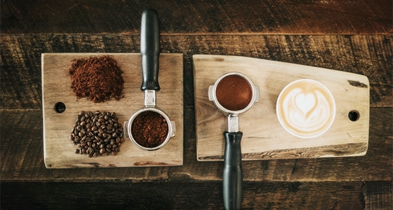 En el Museo del Café, Italia mira a la tecnología, Japón mira a la cultura, Qingtian Dongbao Mountain mira al futuro