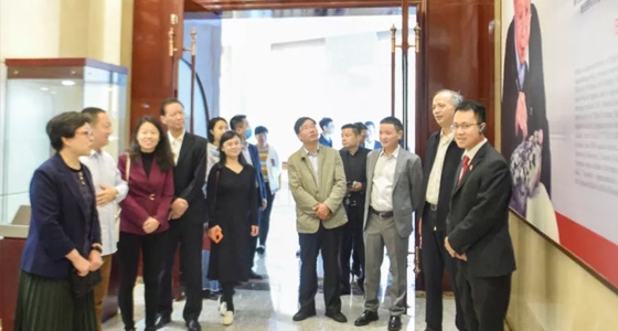 The former vice chairman of the CPPCC of Guizhou Province, the chairman of the Provincial Federation of Overseas Chinese and other leaders visited the Ante Ni Dongfang Art Museum